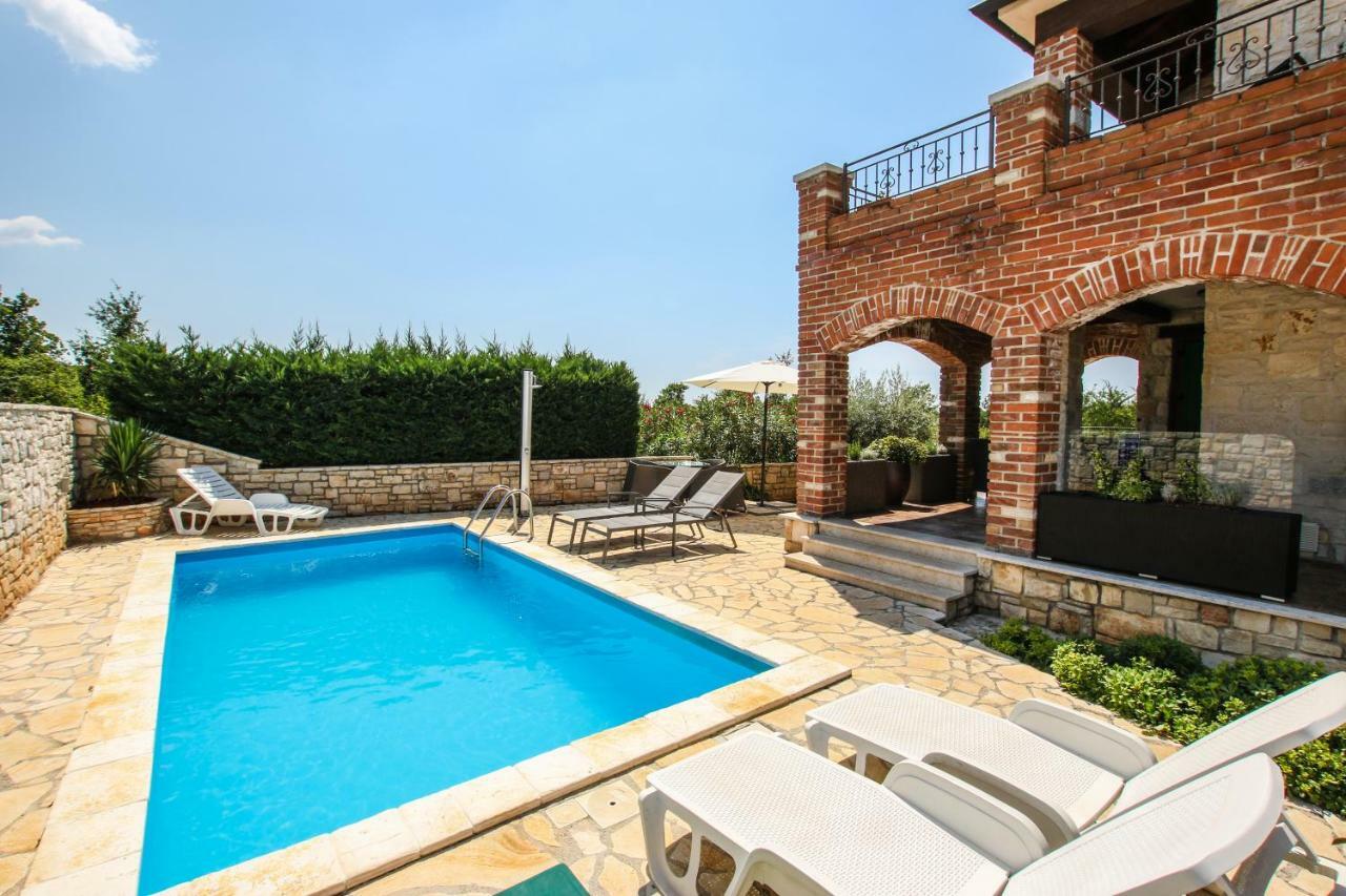 Villa Istriana Jakob With Pool Tar-Vabriga Exteriör bild