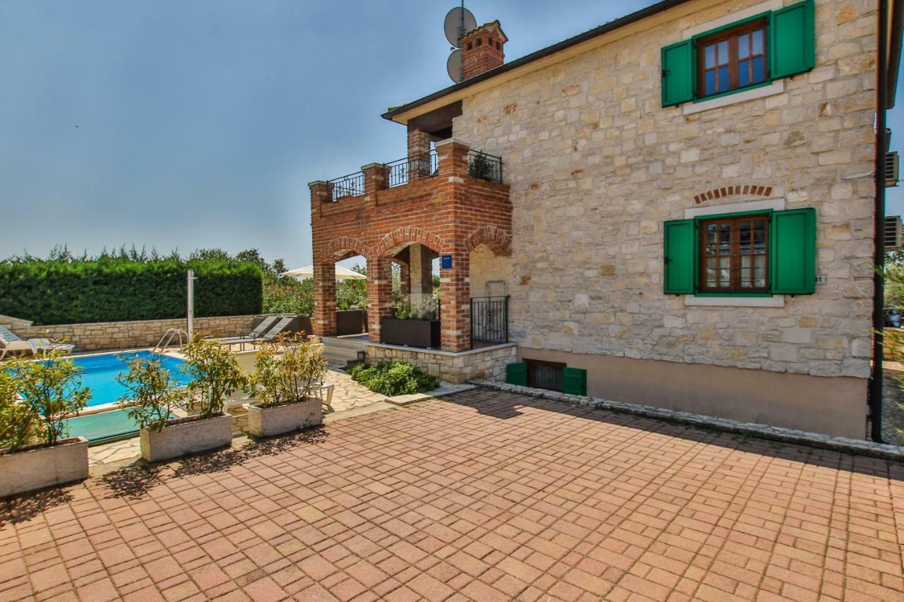 Villa Istriana Jakob With Pool Tar-Vabriga Exteriör bild
