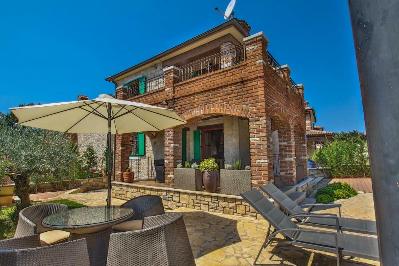 Villa Istriana Jakob With Pool Tar-Vabriga Exteriör bild