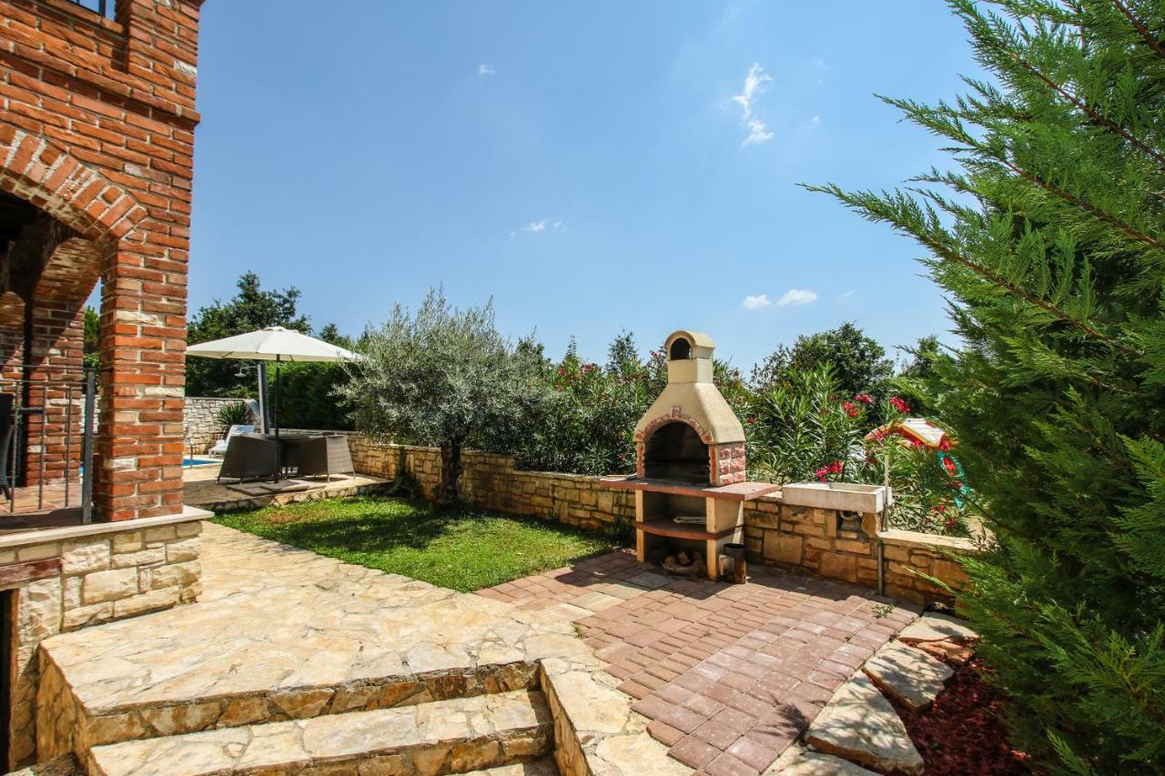 Villa Istriana Jakob With Pool Tar-Vabriga Exteriör bild