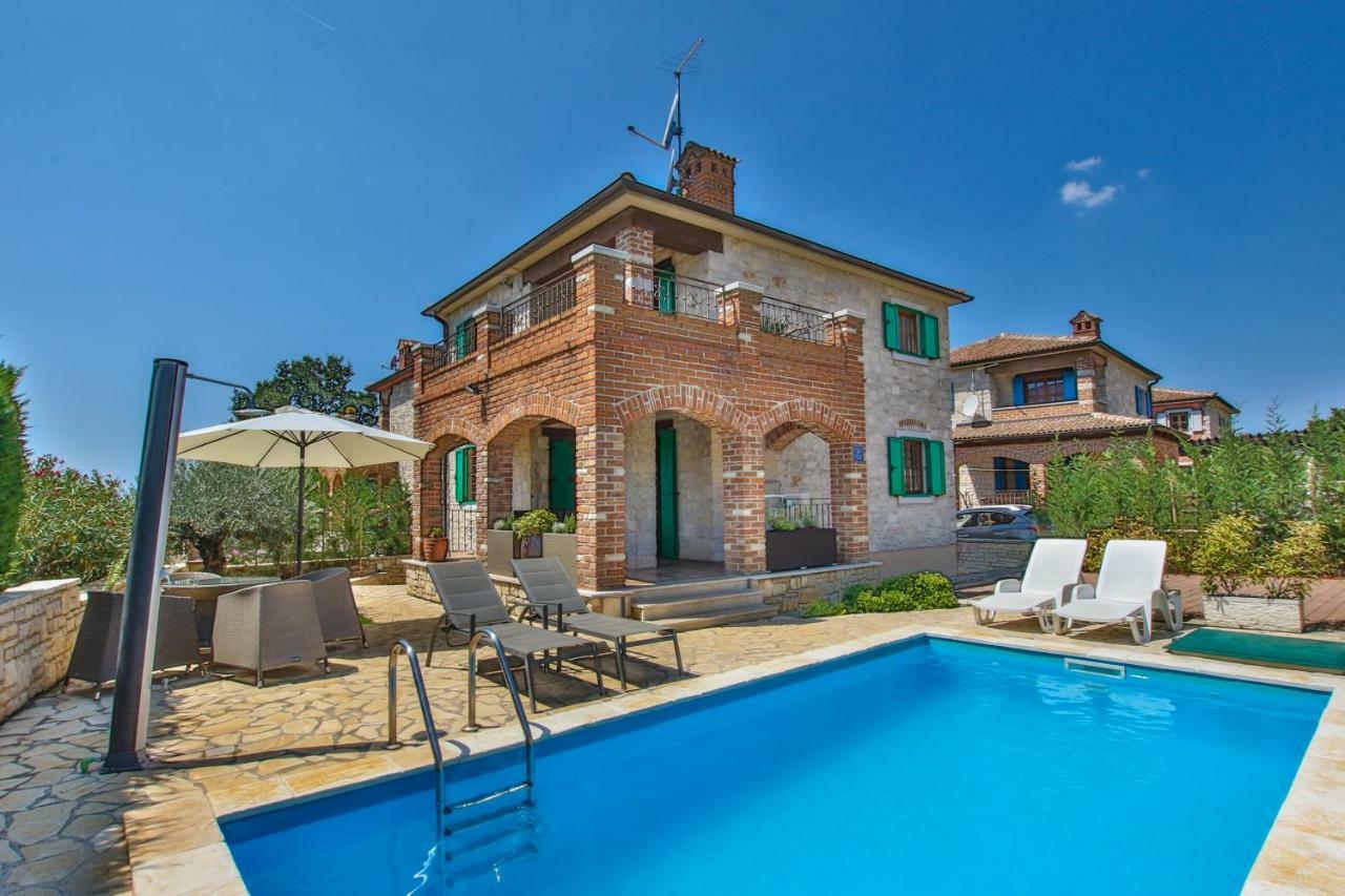 Villa Istriana Jakob With Pool Tar-Vabriga Exteriör bild